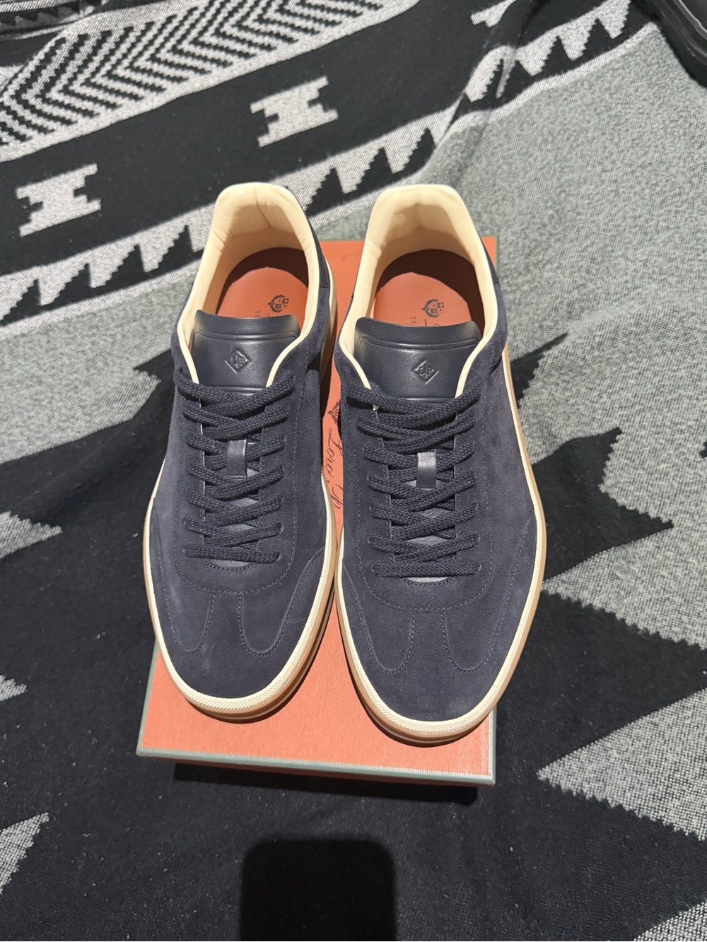Loro Piana Suede Sneakers in Navy and Cream size EU 43 new - Picture 2 of 8